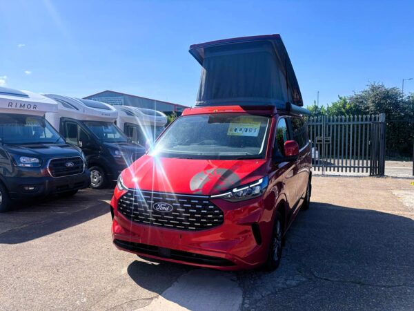 Landseer Ford Custom 2.0 – Artisan Red Metallic (SWB) 2026